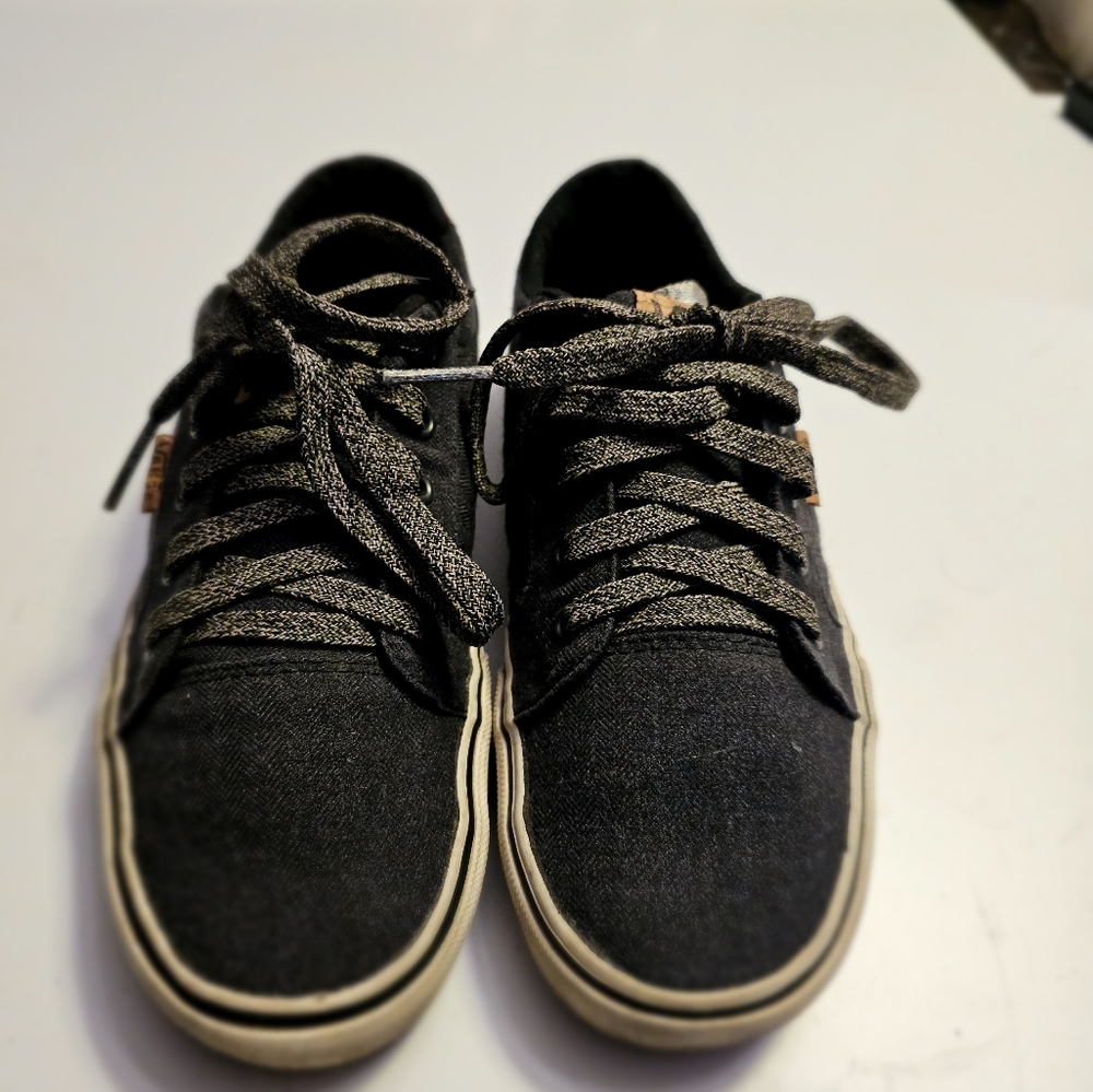 Vans Atwood Deluxe skate shoes size 7.5
